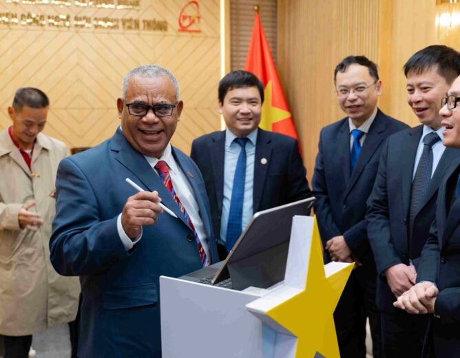 Thủ tướng Nước Cộng hòa Vanuatu thăm Học viện Công nghệ Bưu chính Viễn thông, gặp gỡ lưu học sinh Vanuatu tại Việt Nam