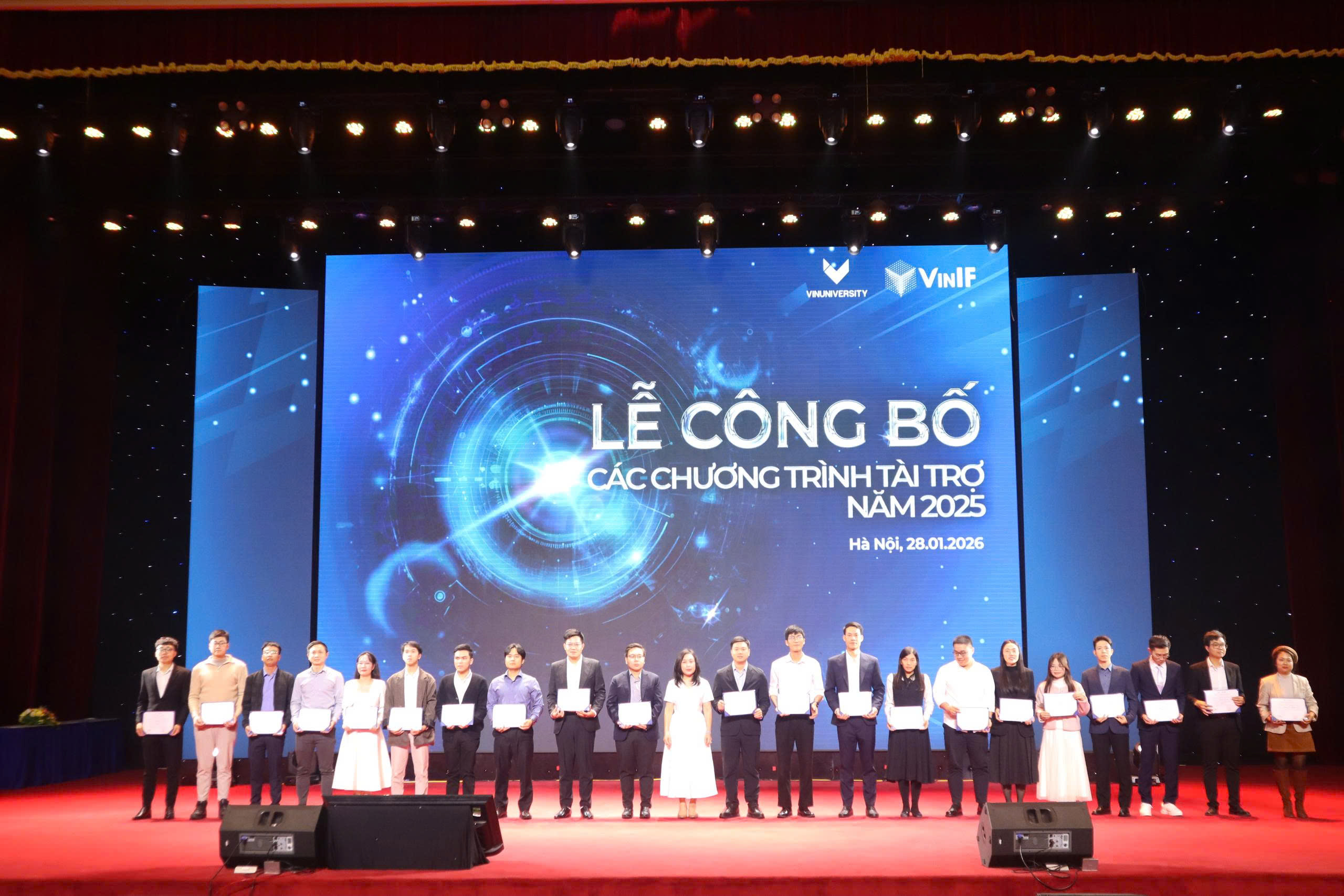 PTIT CÓ 03 NGHIÊN CỨU SINH NHẬN HỌC BỔNG QUỸ ĐỔI MỚI SÁNG TẠO VINGROUP (VINIF) NĂM 2025